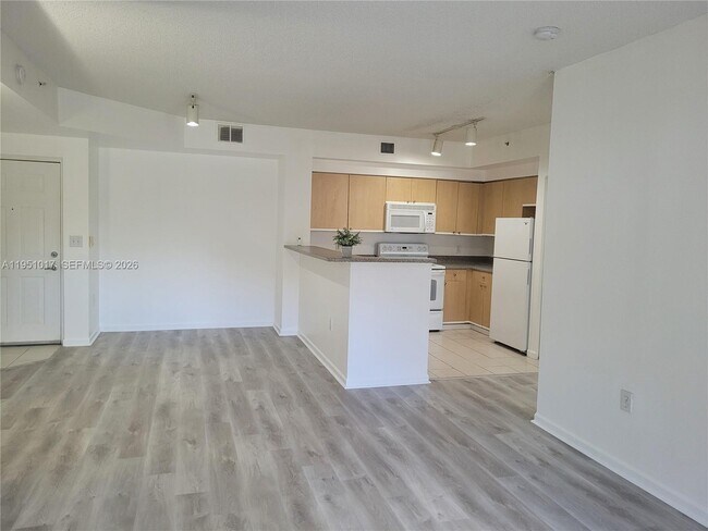 Foto del edificio - 7910 N Nob Hill Rd