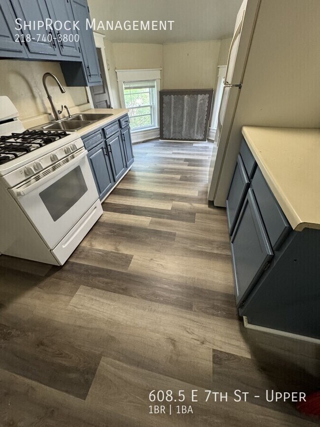 Building Photo - 608.5 E 7th St