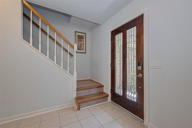 Foto del edificio - 3131 Double Lake Dr