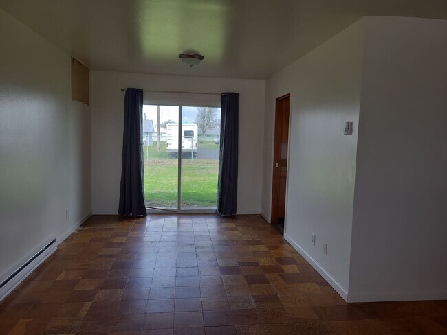 Foto del edificio - 8912 Travis Dr
