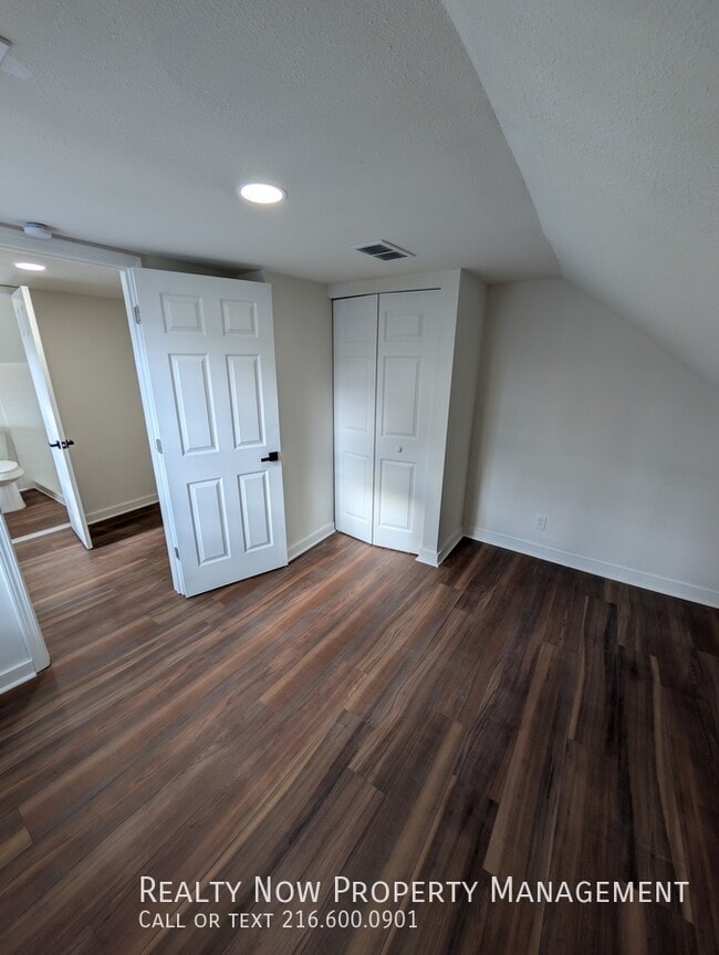 Foto del edificio - 7501 Berry Ave