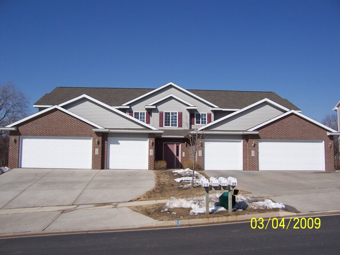 Primary Photo - 209 Parador Pl