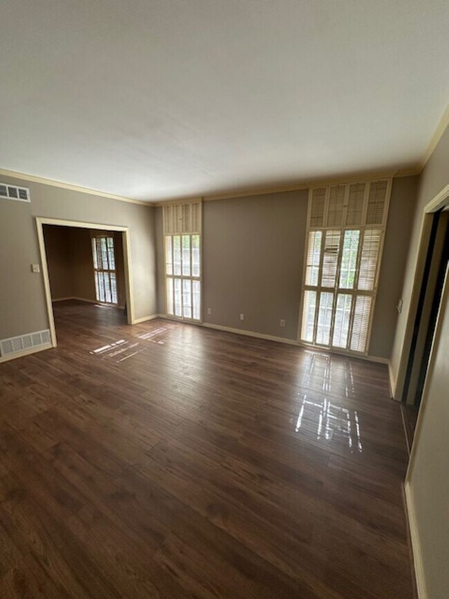 Building Photo - 3782 WOODRIDGE DRIVE