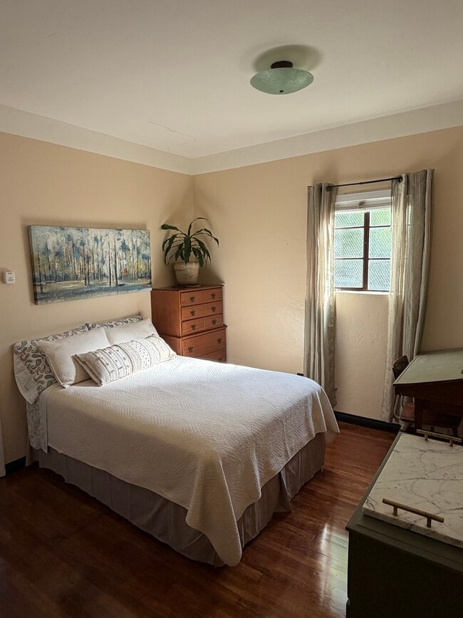 Dormitorio - 2613 B St