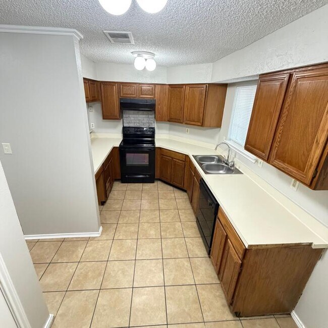 Foto del edificio - 2640 Glenmore Dr