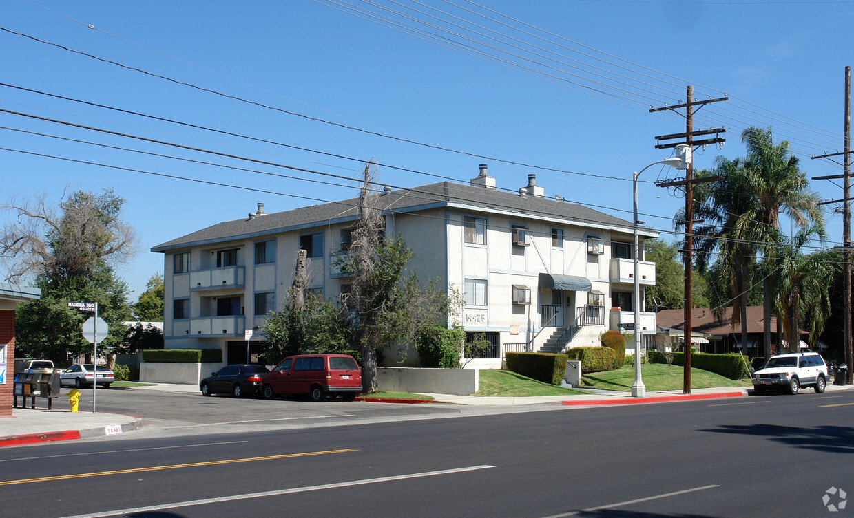 Primary Photo - 14425 Magnolia Blvd