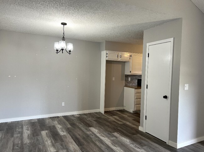 Foto del edificio - 8325 E 65th St