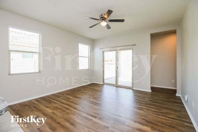 Building Photo - 11534 E Cliffrose Ln