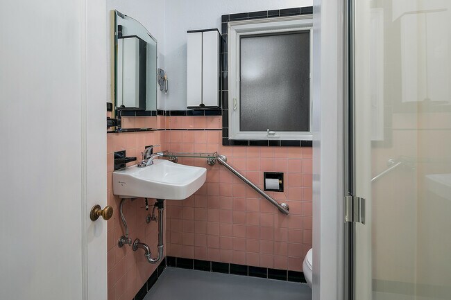 Foto del edificio - 3104 W Kootenai St