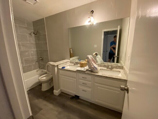 Building Photo - 1310 Harwell Dr