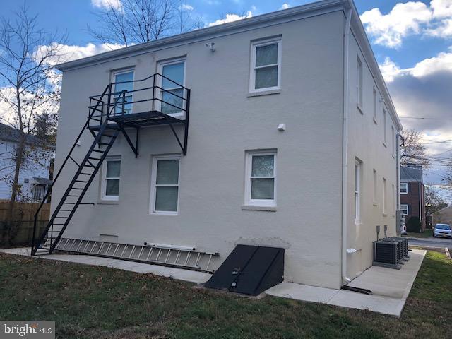 Building Photo - 140 Moffatt Ave