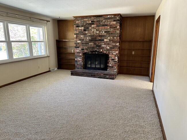 Foto del edificio - 1760 Scenic Dr