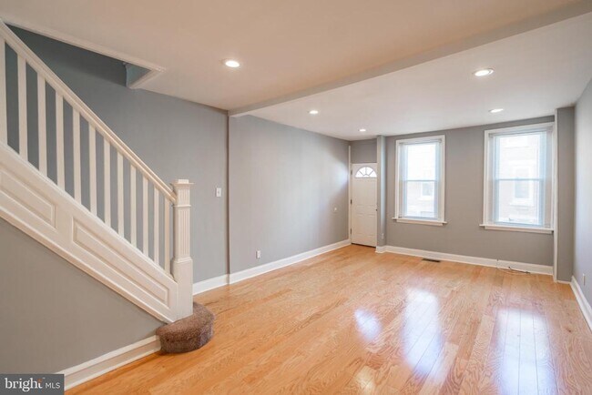Building Photo - 2138 Fernon St