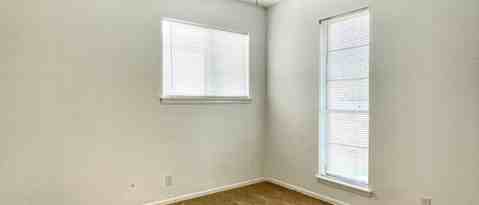 Building Photo - 12618 El Palacio St