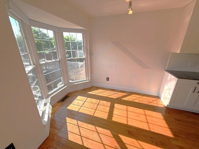 Building Photo - 38926 Country Cir