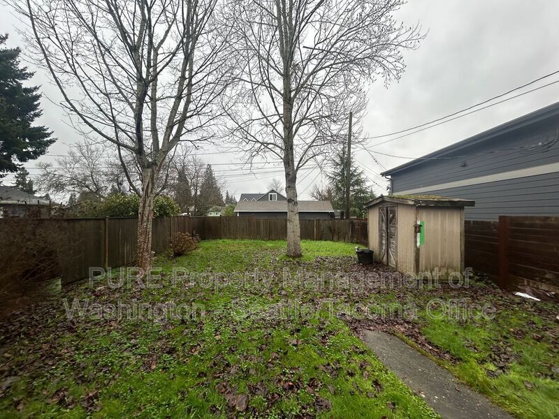 Building Photo - 4418 N 8th St