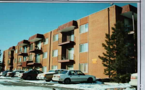 Primary Photo - Creekside Apartments