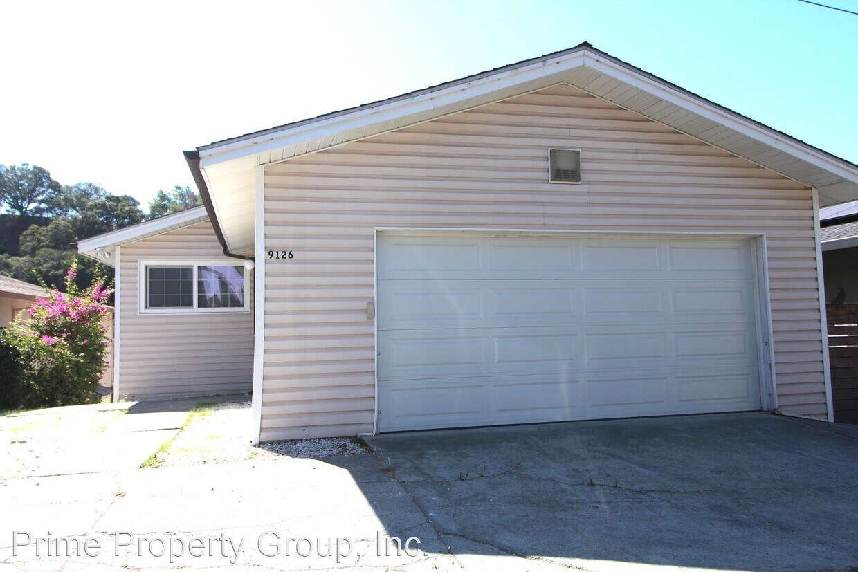 Primary Photo - 3 br, 2 bath House - 9126 Golf Links Rd
