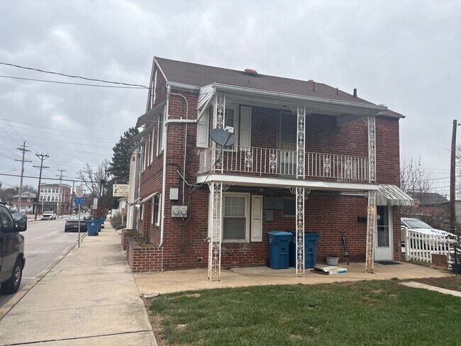 Foto del edificio - 2nd Floor 2 Bedroom Apartment in West York SD