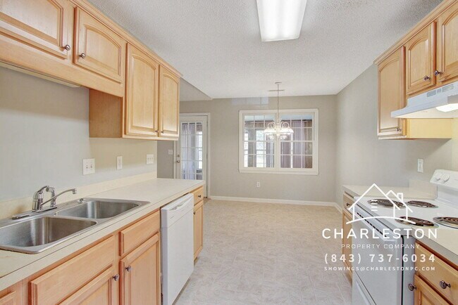 Foto del edificio - 1860 Piper Dr