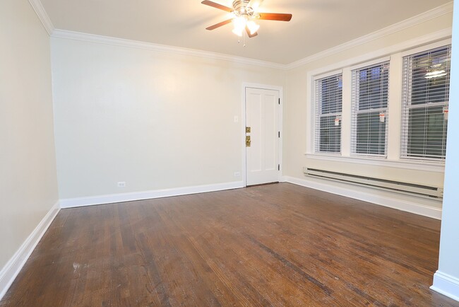 Building Photo - 3817.5 N Greenview Ave