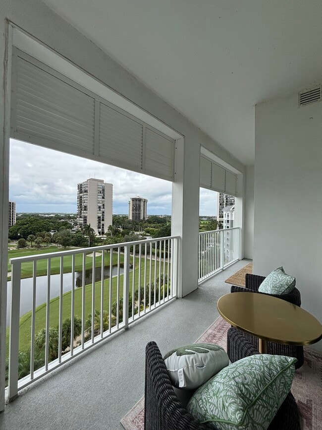 Building Photo - 2001 Embassy Dr