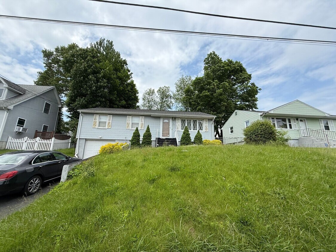 Primary Photo - 46 Edgecomb St