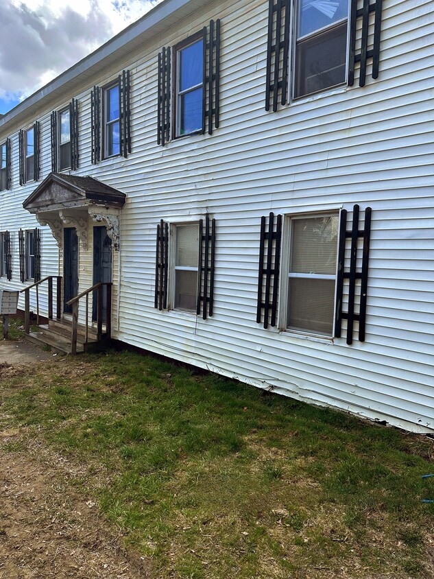 2BR & 4BR - 22 Gold St