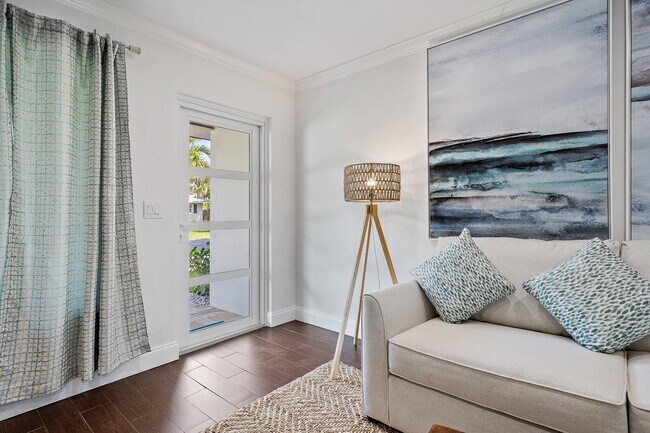 Foto del edificio - 722 SW 25th Pl