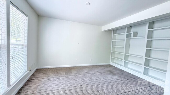 Foto del edificio - 12731 Bullock Greenway Blvd
