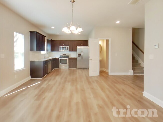 Building Photo - 1013 Eldon Ln