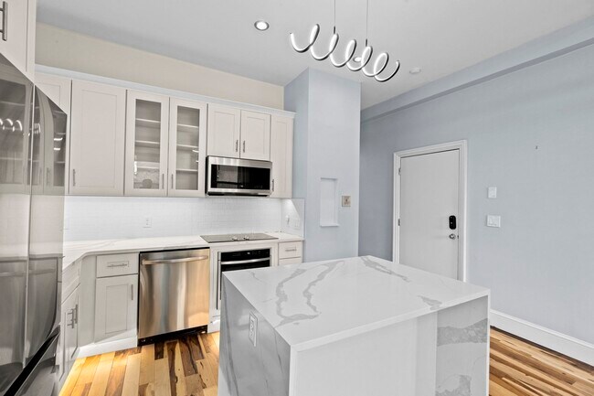 Building Photo - 28 Upton St