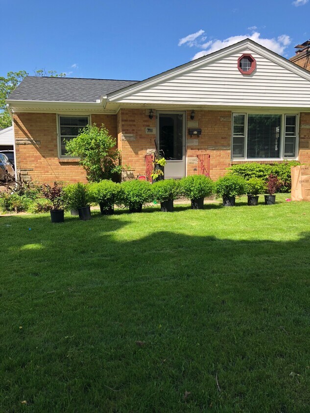 711 Broadview St SE, Grand Rapids, MI 49507 House for Rent in Grand