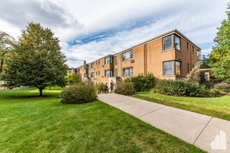 Building Photo - 7320 N Ridge Blvd