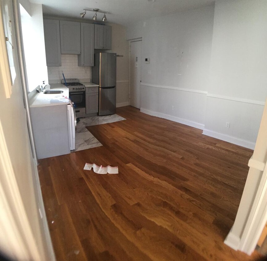 Foto principal - 128 Thompson St