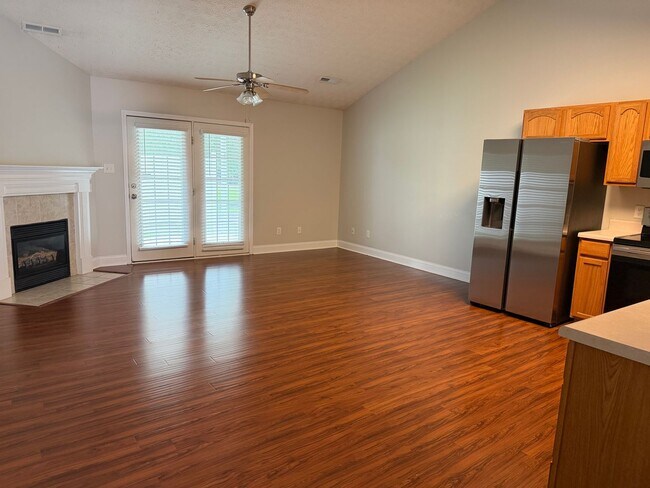 Foto del edificio - 5704 Reece Way