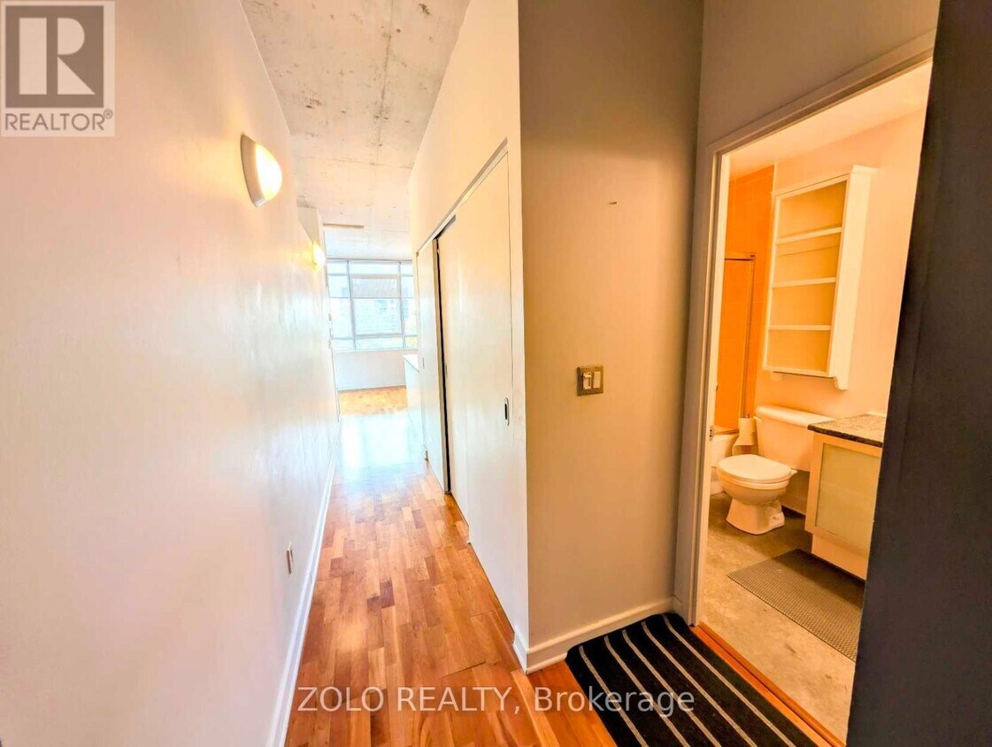 Photo principale - 180-180 York St