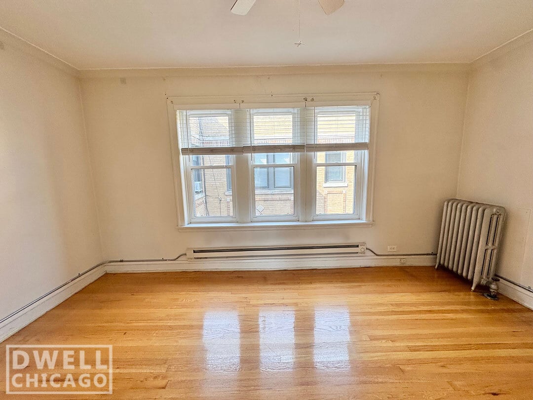 Primary Photo - 4208 N Clark St