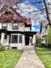 Building Photo - 2737 Irving Ave S