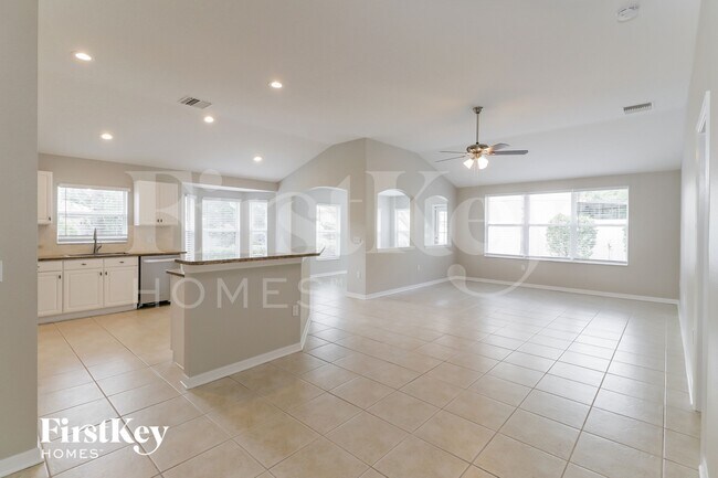 Foto del edificio - 18356 Cypress Bay Pkwy