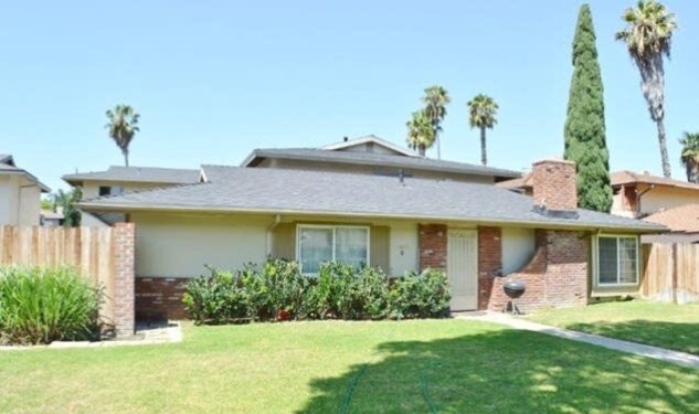 Primary Photo - 12071 Laguna St