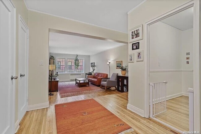 Building Photo - 102-40-102-67 67th Dr