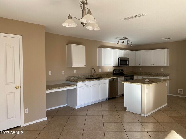 Building Photo - 3427 E Derringer Way