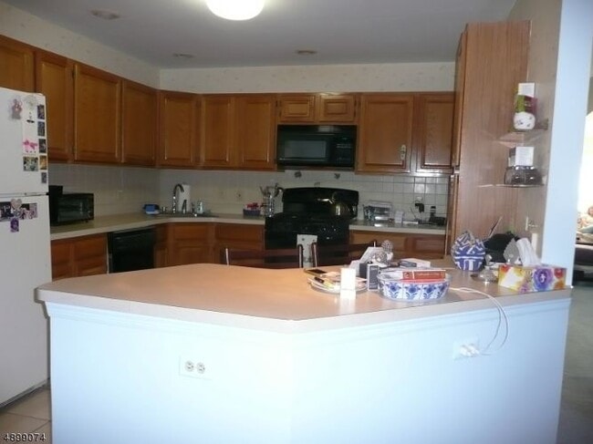 Building Photo - 62 Knoll Ct