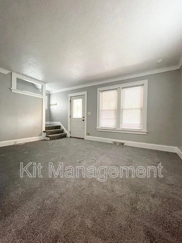 Building Photo - 581 Colima Dr