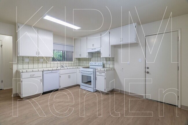 Building Photo - 1803 Westmora Ave