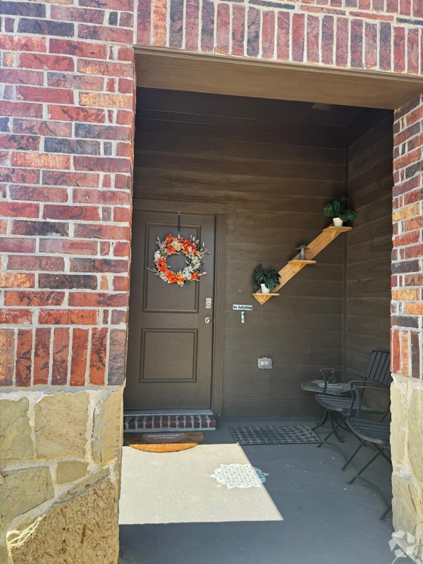 Building Photo - 4303 Pyramid Dr