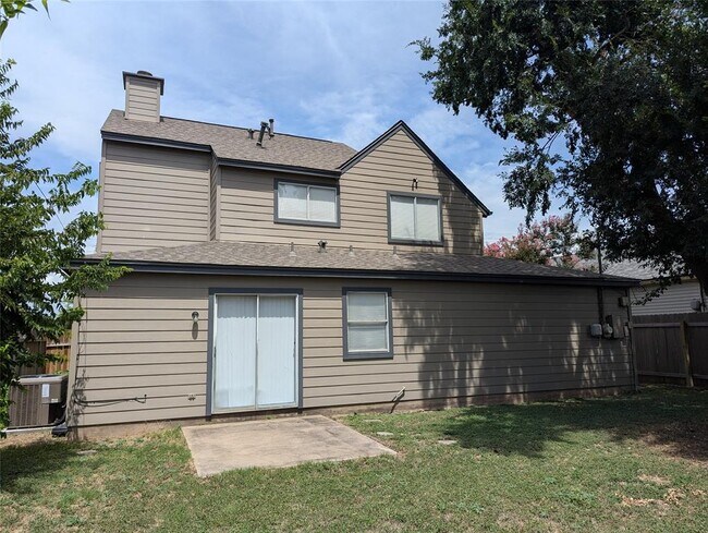 Foto del edificio - 1504 Windy Park Dr