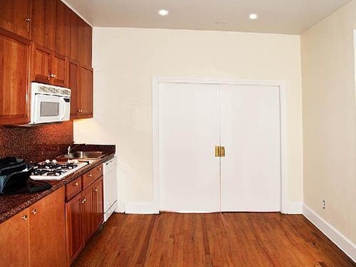 Foto del edificio - 236 E 58th St