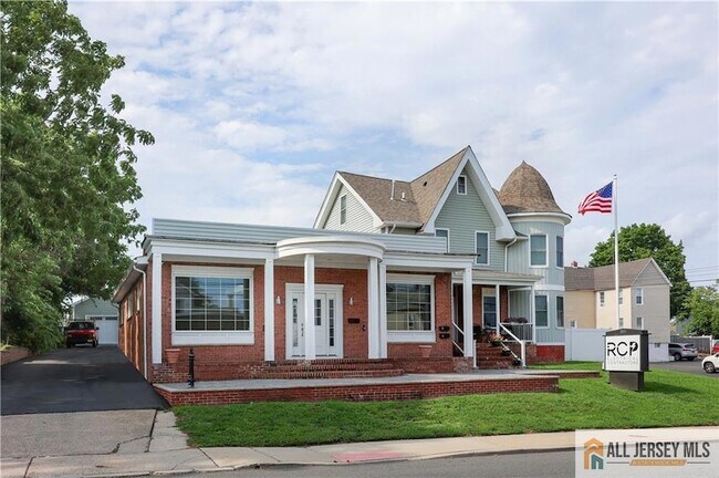 Foto del edificio - 215 Washington Rd